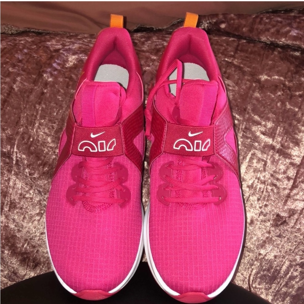 Nike Air Bella 5